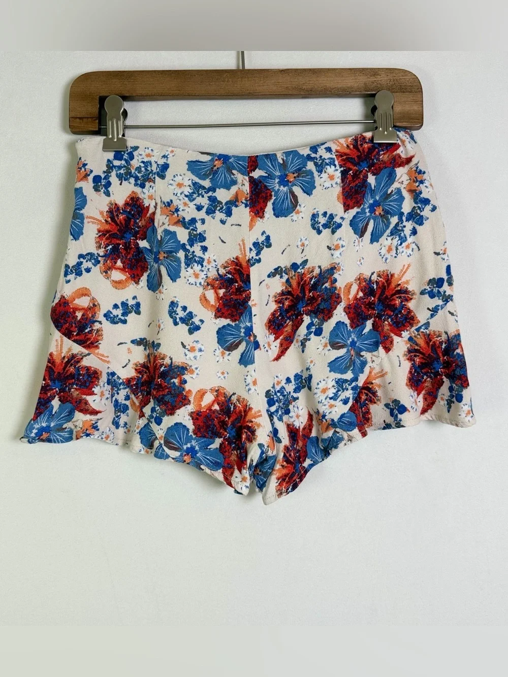 Free People Women’s Floral Ruffle Hem Shorts Sz 2 Boho Festival Cottagecore
